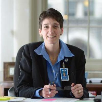 Lisa Bonelli headshot